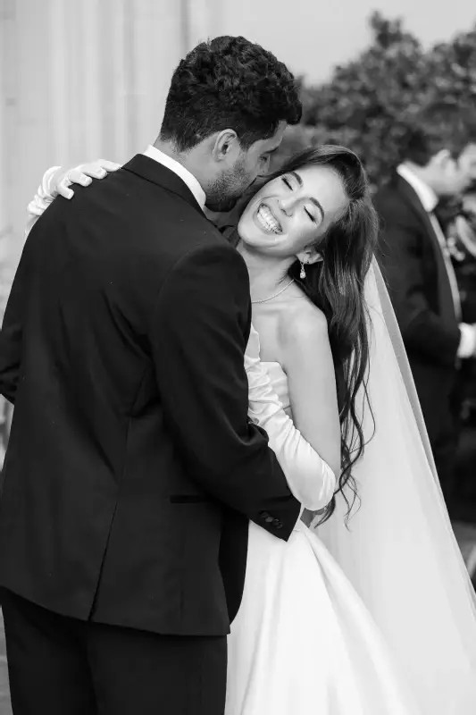 J Andrew&#39;s Bridal Featured on Carats &amp; Cake Image