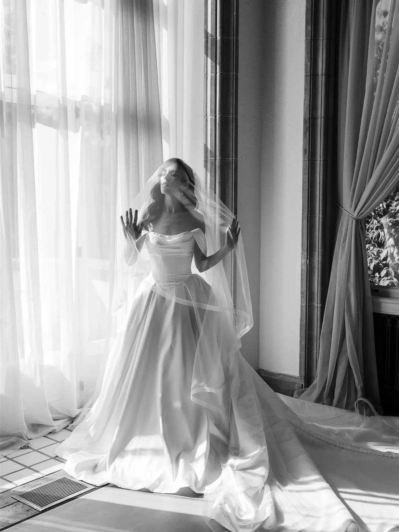 How the Right Veil Completes Your Wedding Day Look Image