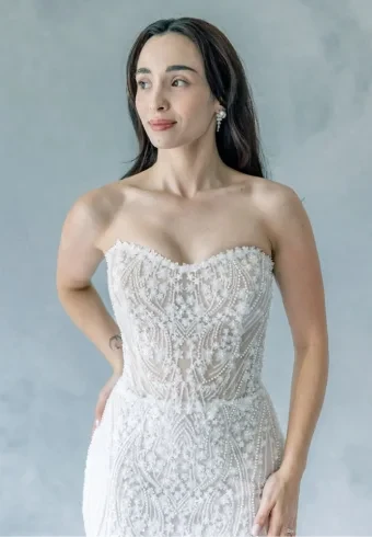 Model wearing a aline dress