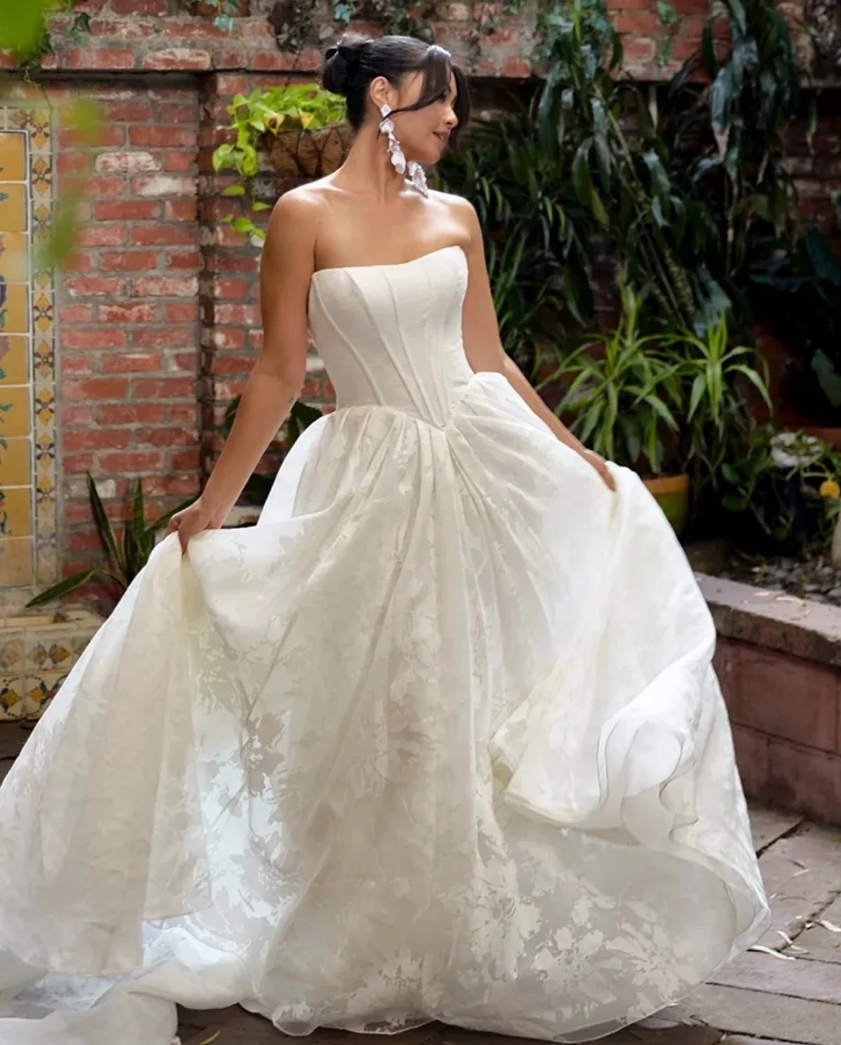 Model wearing a aline dress