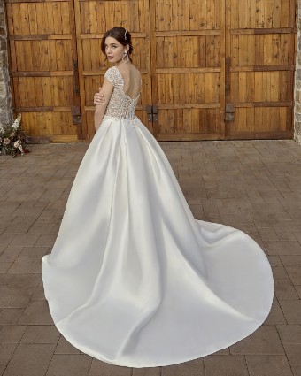 Casablanca Bridal #1 default Ivory/Nude thumbnail