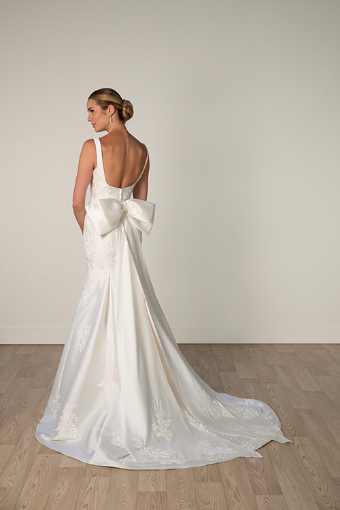 Grace & Goddess Nanette | Bow #3 Ivory thumbnail